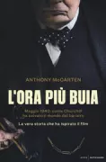 Copertina libro <b>L'ora più buia<br></b>(titolo originale o altro titolo: <i>Darkest hour</i>)
