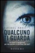 Copertina libro <b>Qualcuno ti guarda<br></b>(titolo originale o altro titolo: <i>Sleep tight</i>)