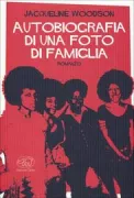 Copertina libro <b>Autobiografia di una foto di famiglia<br></b>(titolo originale o altro titolo: <i>Autobiography of a family photo</i>)